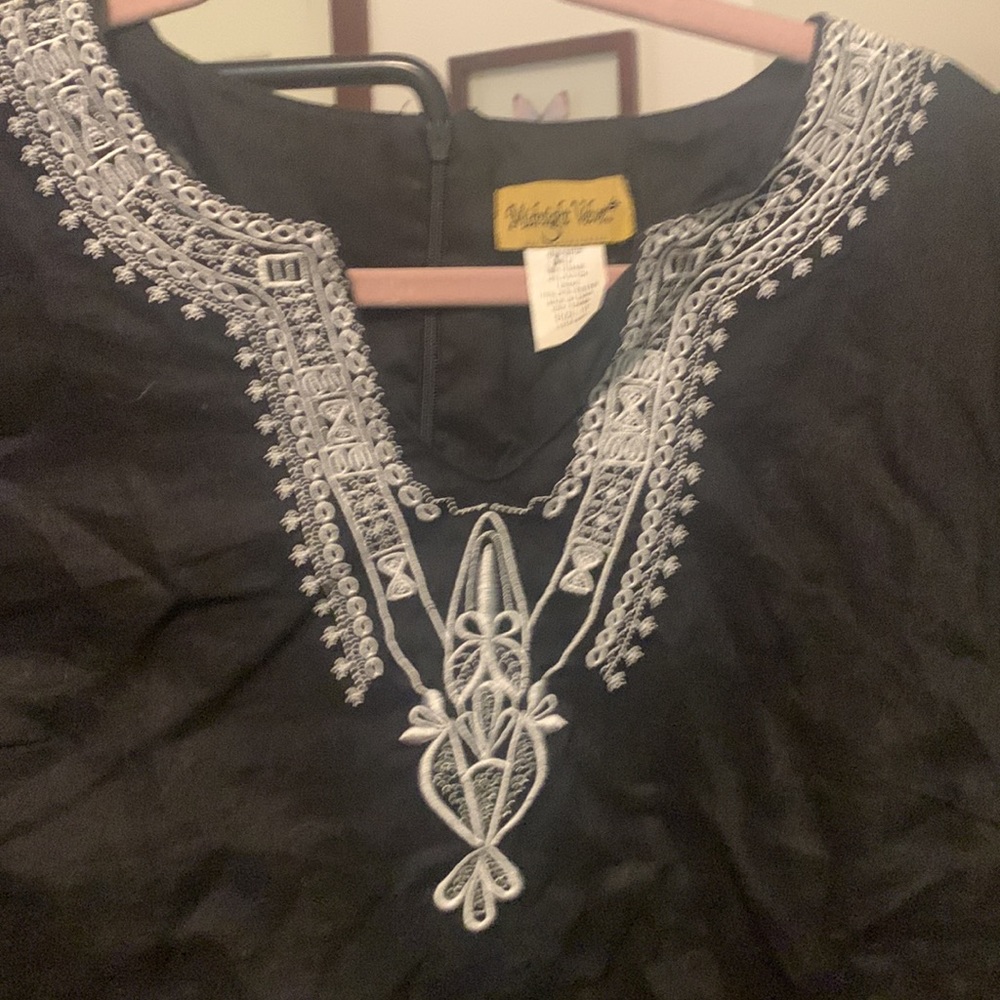Vintage embroidered top! Size 10 #0099